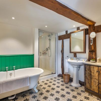 Bathroom (Barn)