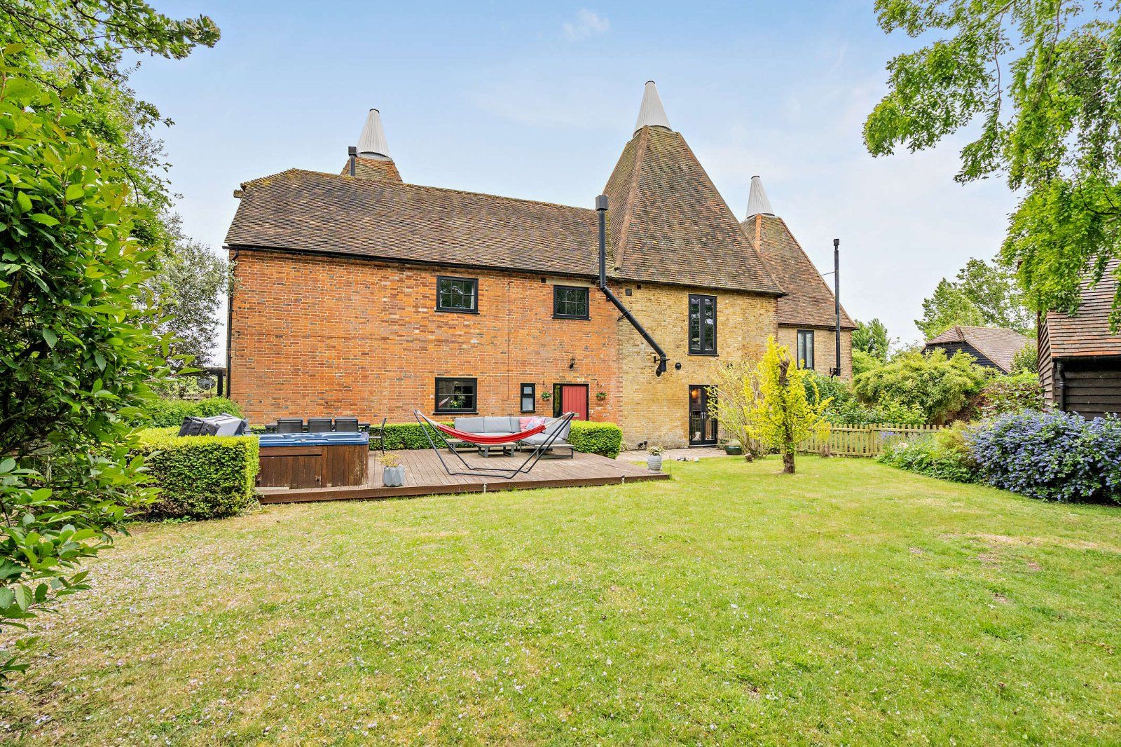 3 Parsonage Oast