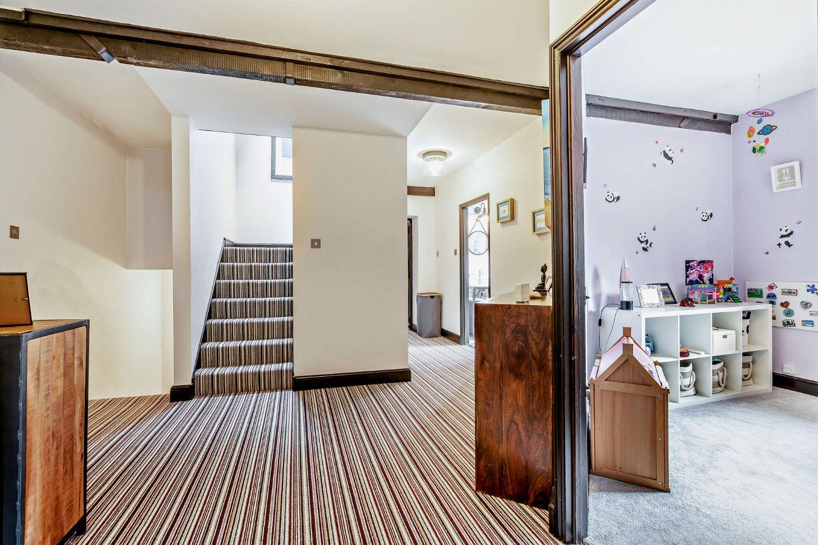 Hall/Stairwell