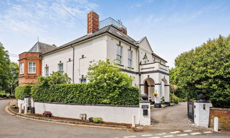 Crondall Lodge