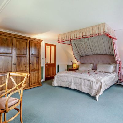 Naver Lodge
