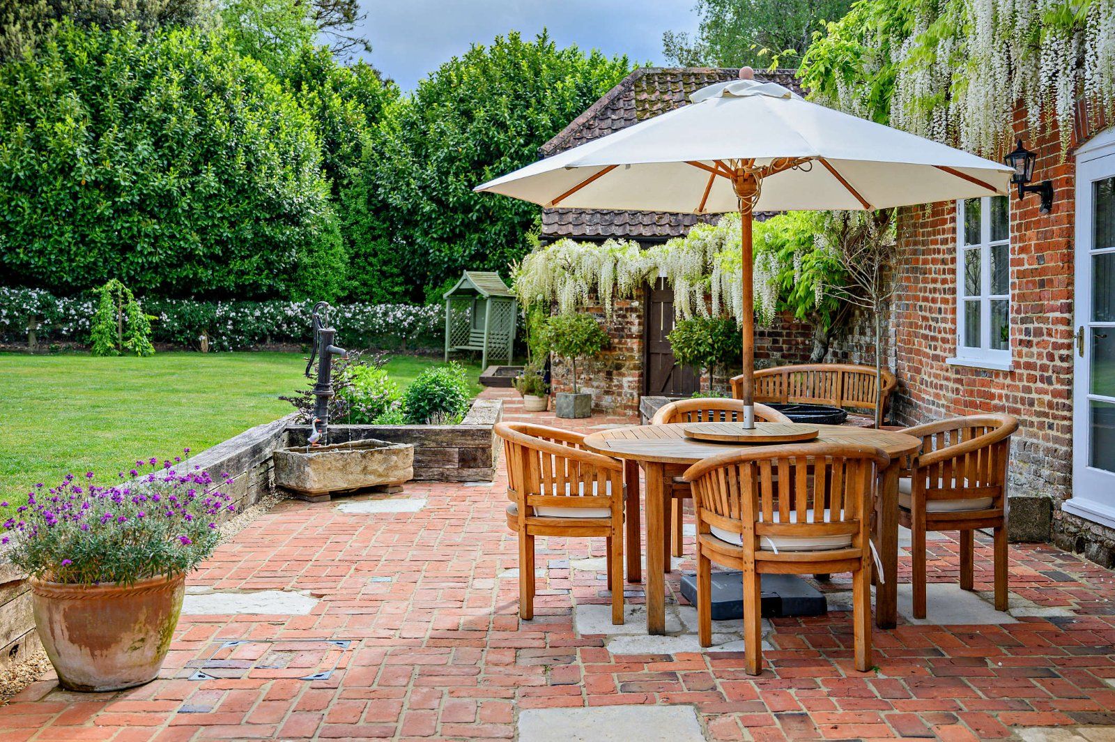 Al Fresco Dining