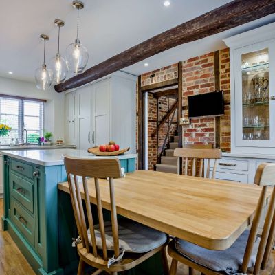 Kitchen/B'fast Room
