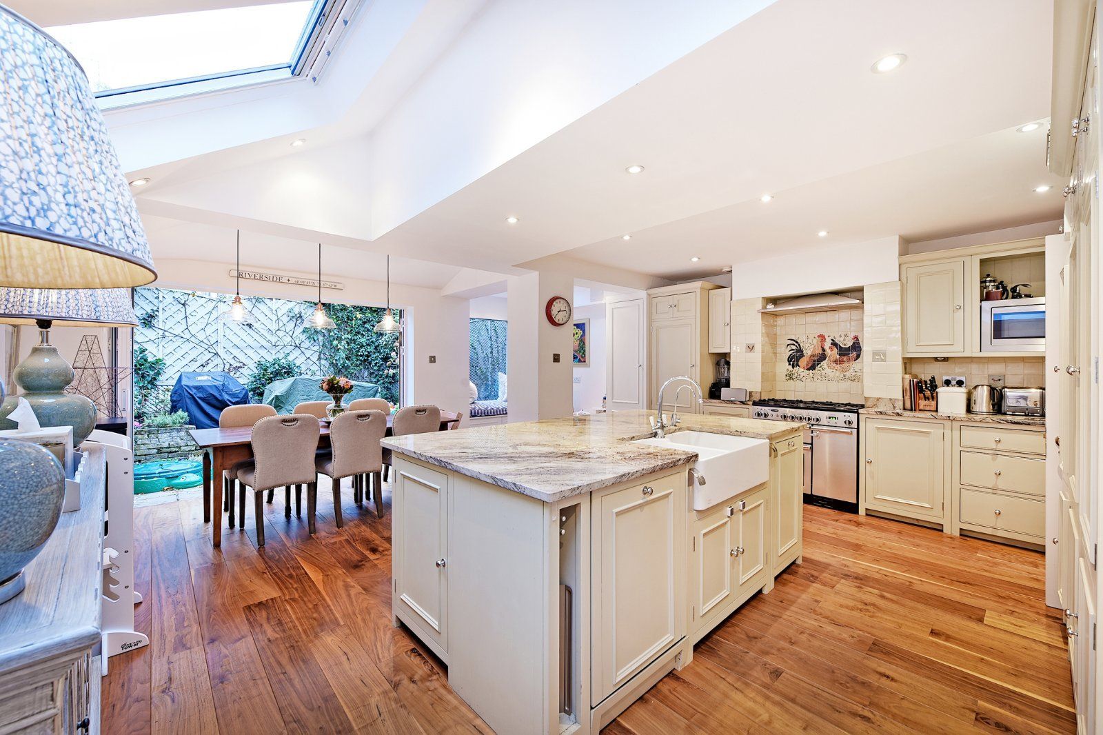 Kitchen/Dining