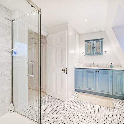 En Suite Bathroom