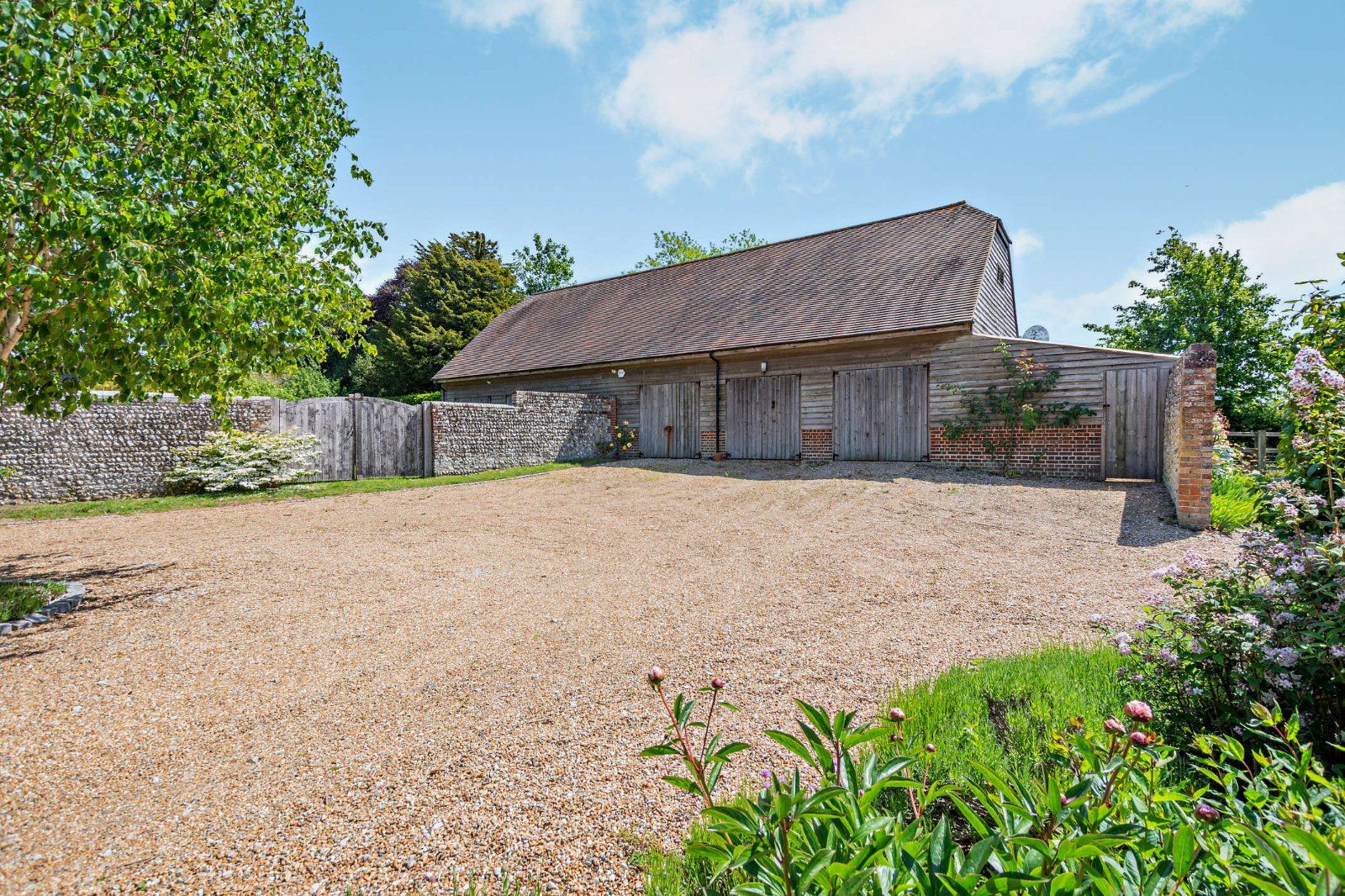 Barn/Garaging