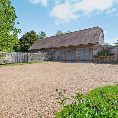 Barn/Garaging