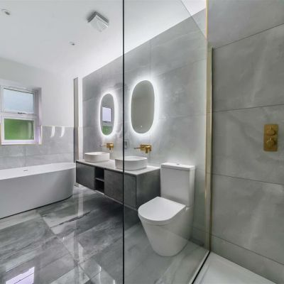 En-Suite Bathroom