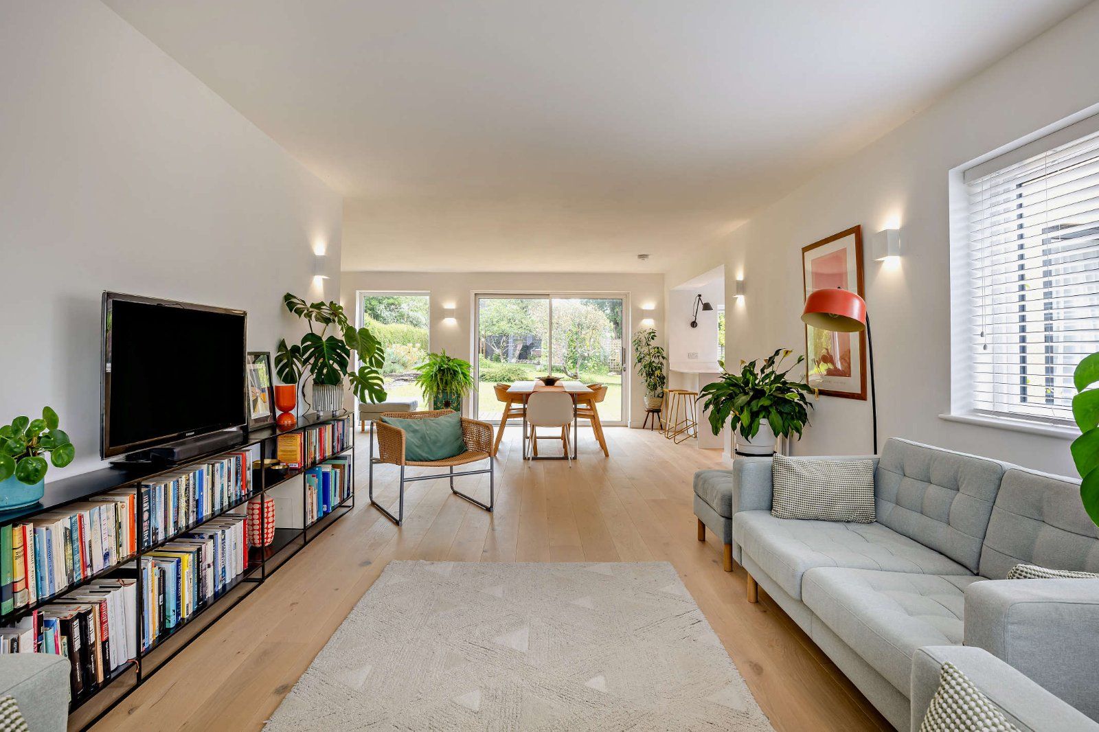 Sitting/Dining Area