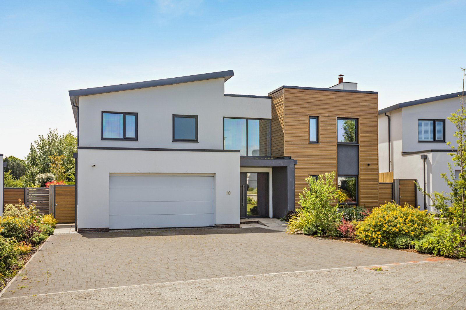10 Regency Drive