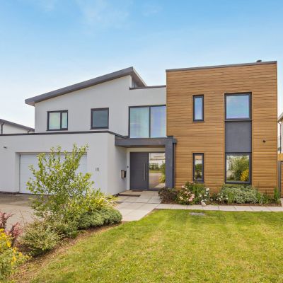 10 Regency Drive