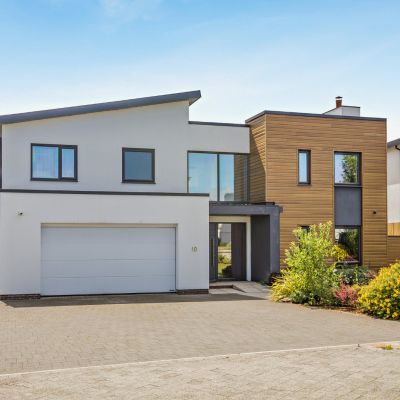 10 Regency Drive