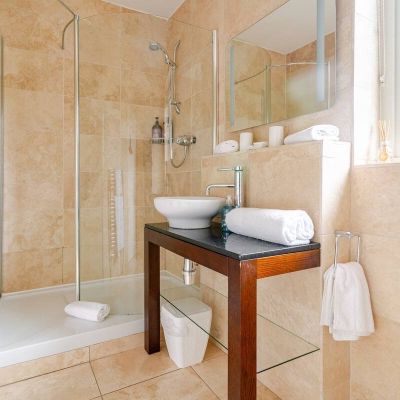Gf Shower Room
