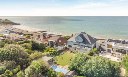 99 Sea Road