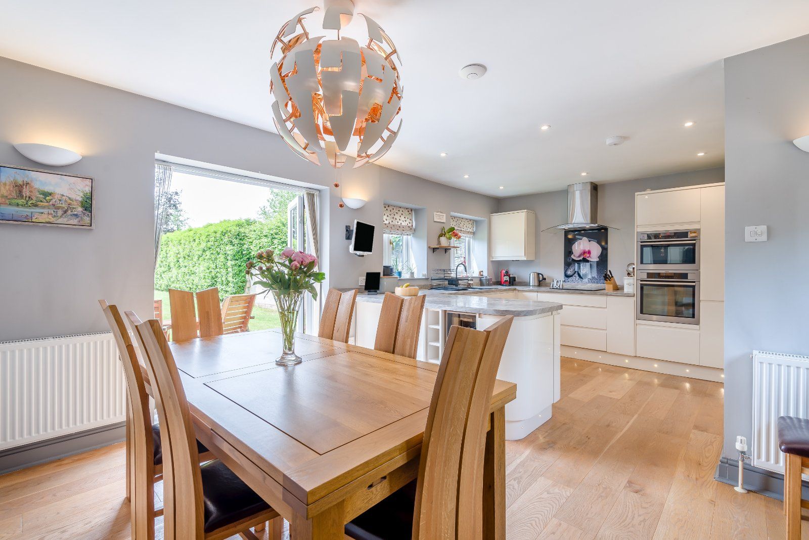 Kitchen/B'fast Room