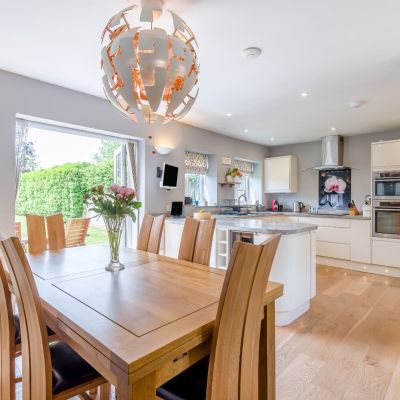 Kitchen/B'fast Room