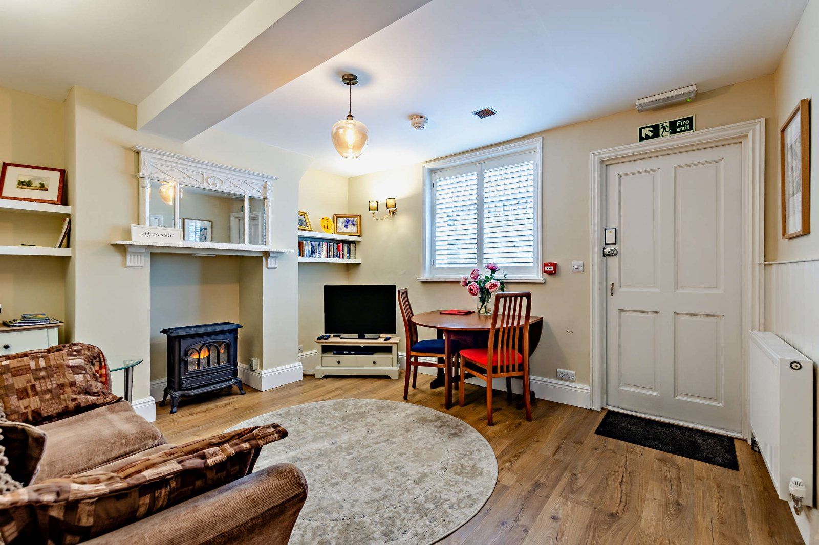 Annexe Sitting