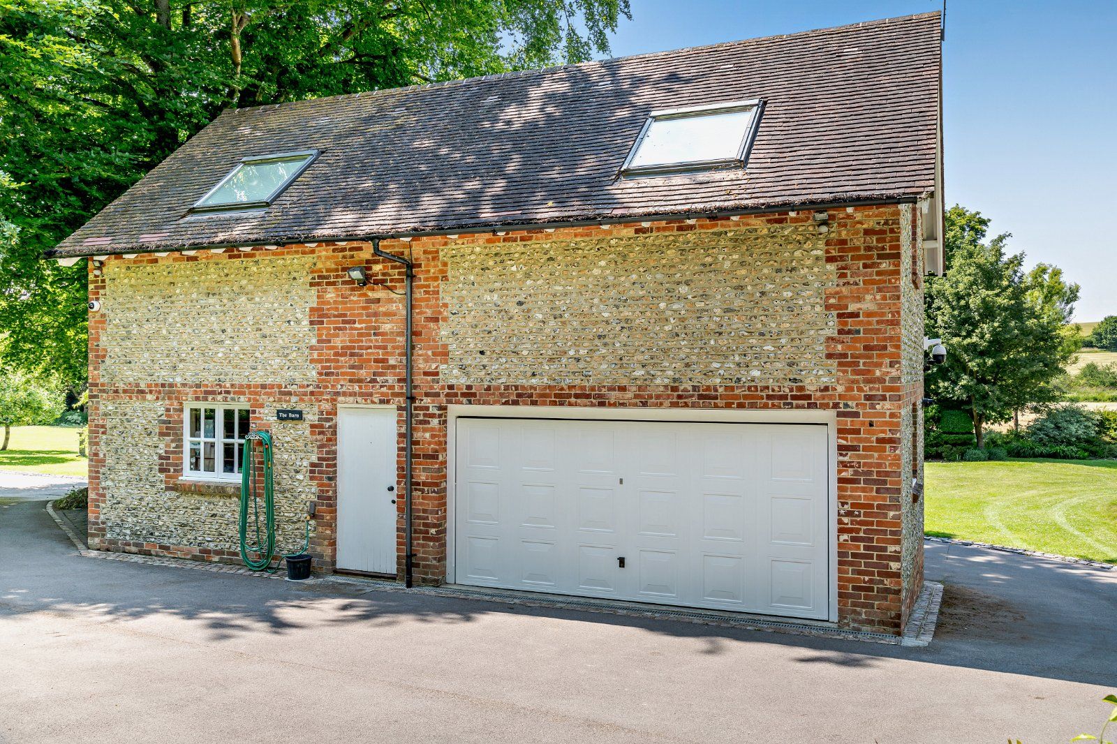 Barn/Garage