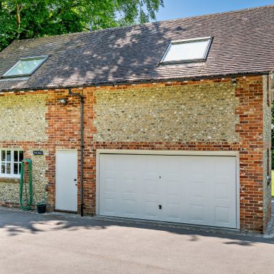 Barn/Garage