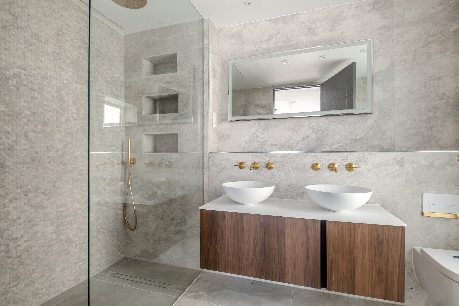 Ensuite