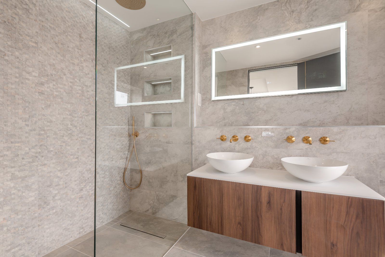 Principal Bathroom