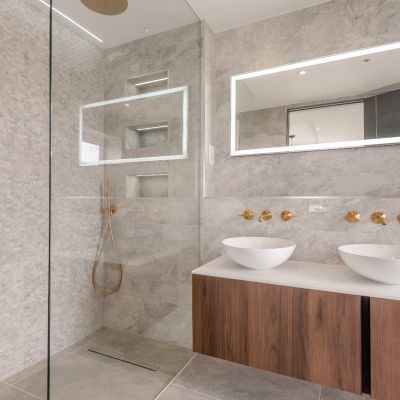 Principal Bathroom