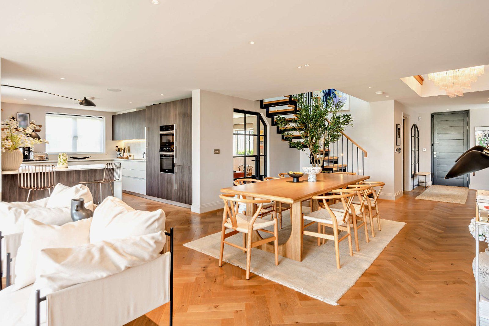 Sitting/Dining Room