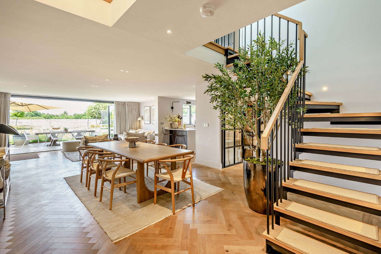Sitting/Dining Room