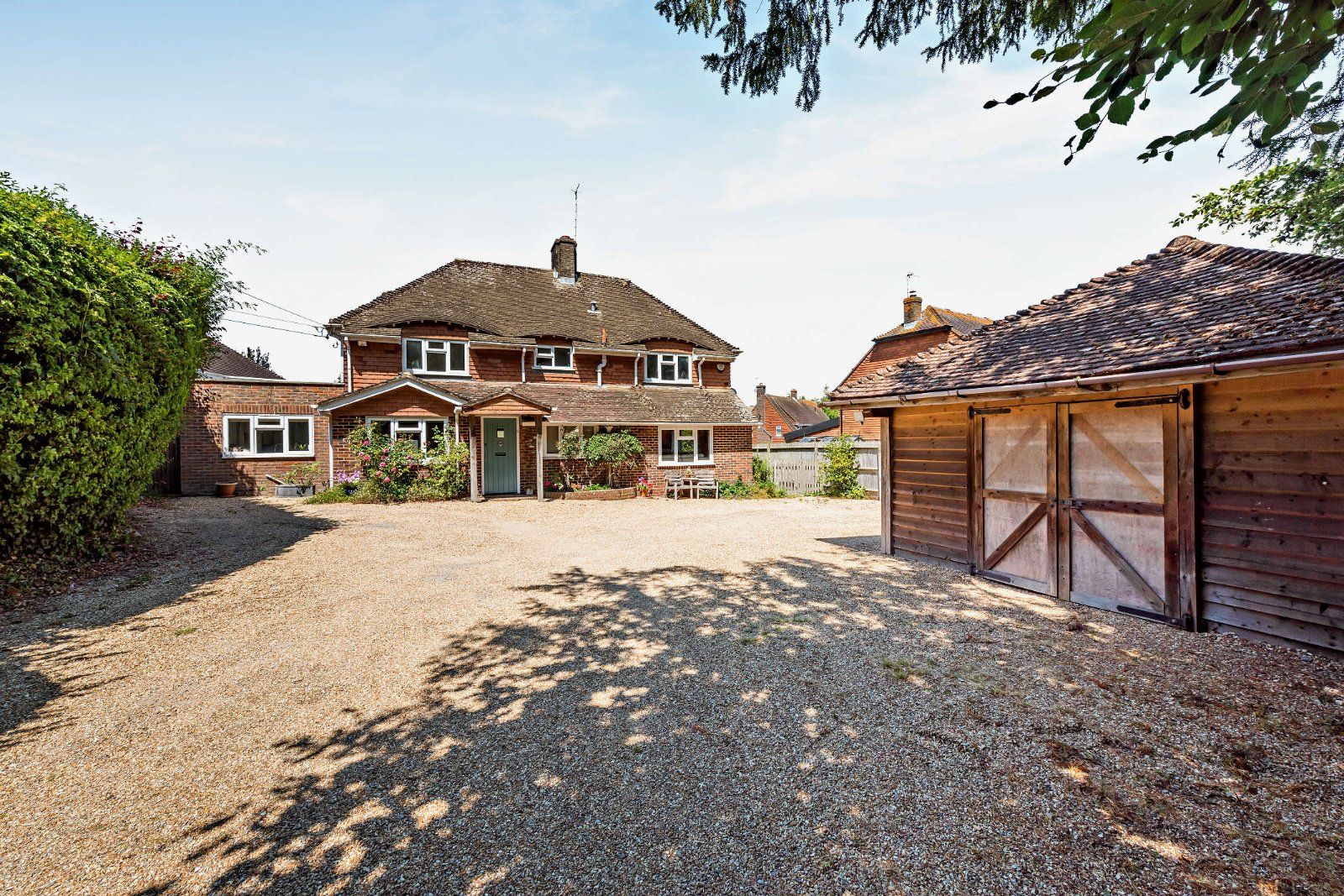 Garage/Driveway