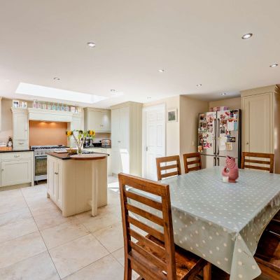 Kitchen/Breakfast