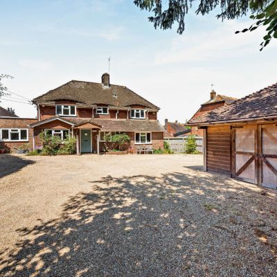 Garage/Driveway