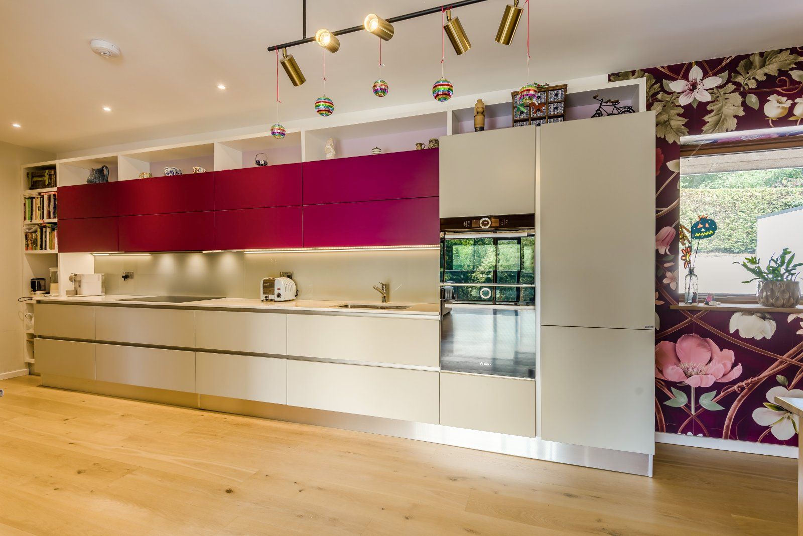 Kitchen/B'fast Room