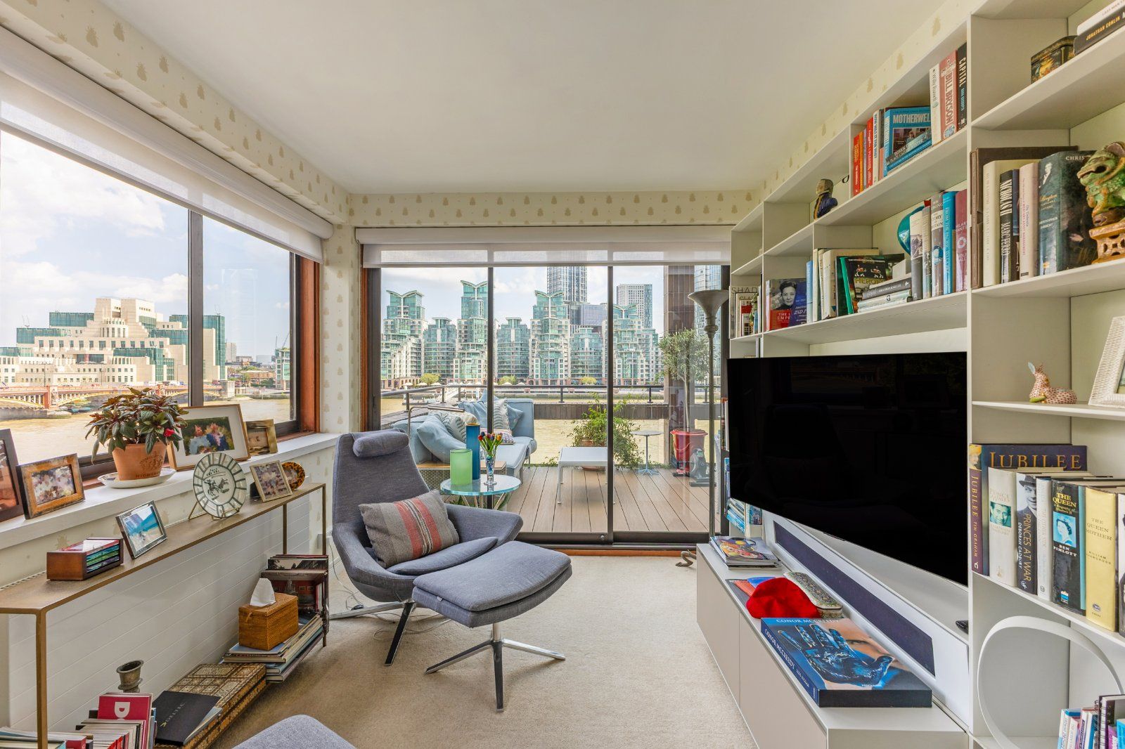 Bedroom/Sitting Room