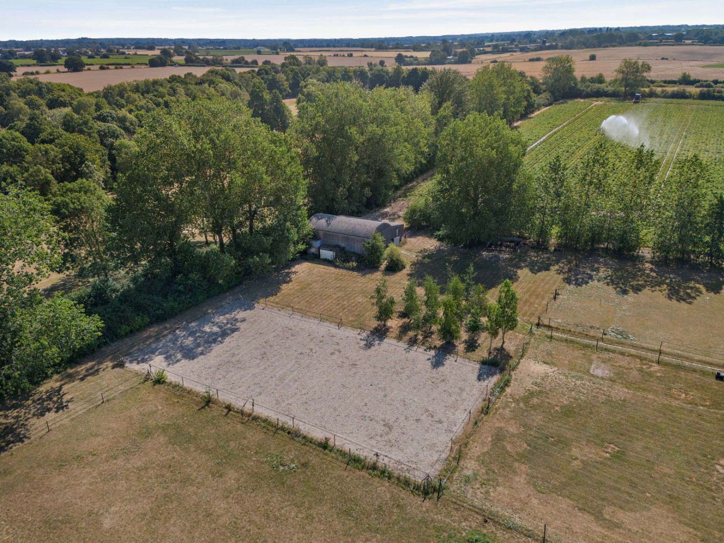 Barn & Menage