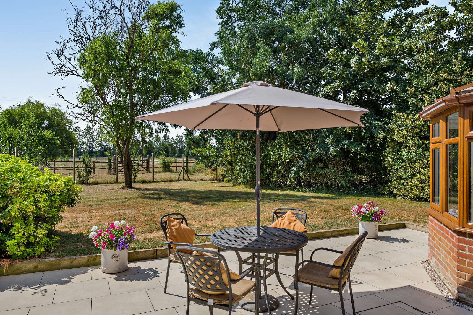 Terrace & Garden