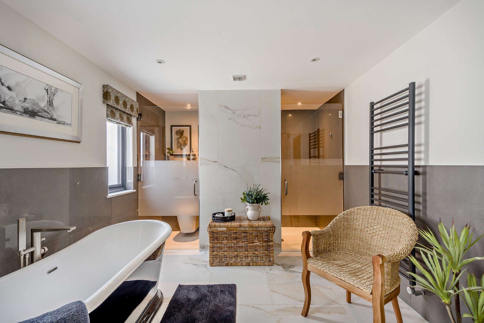 Main Bed En Suite