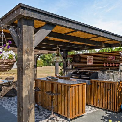 Outdoor Kitchen