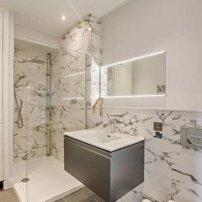 En Suite Shower