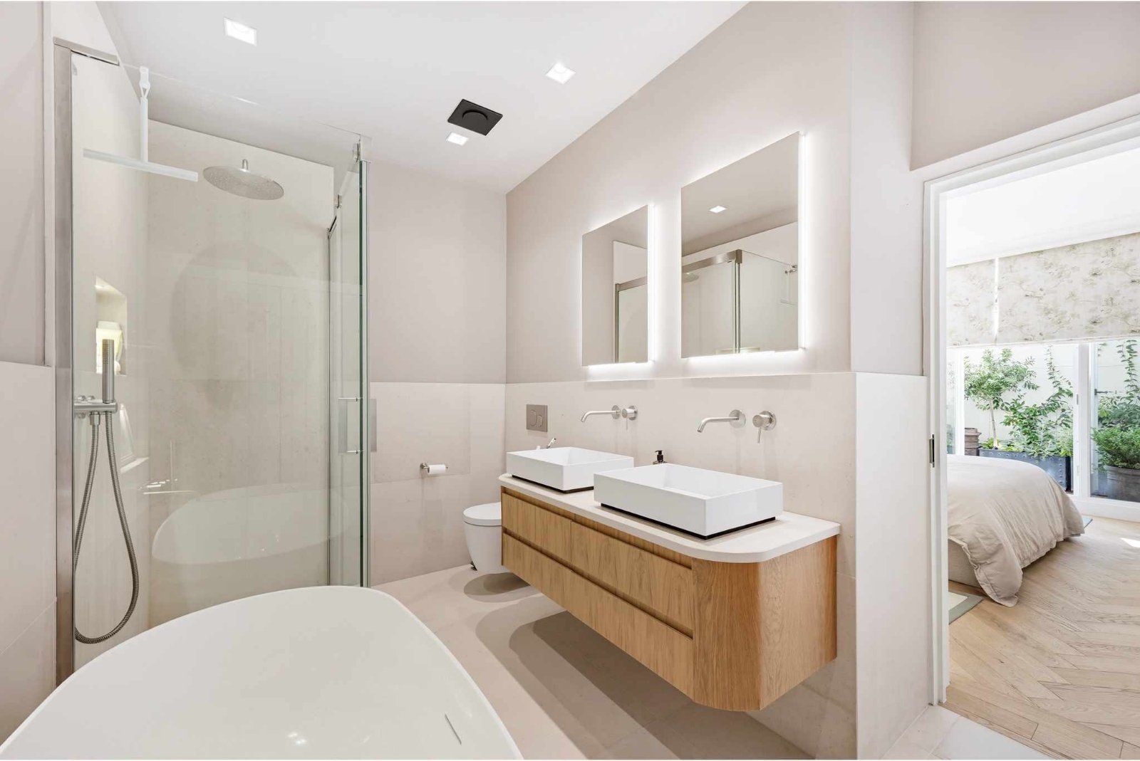 Principal Bathroom