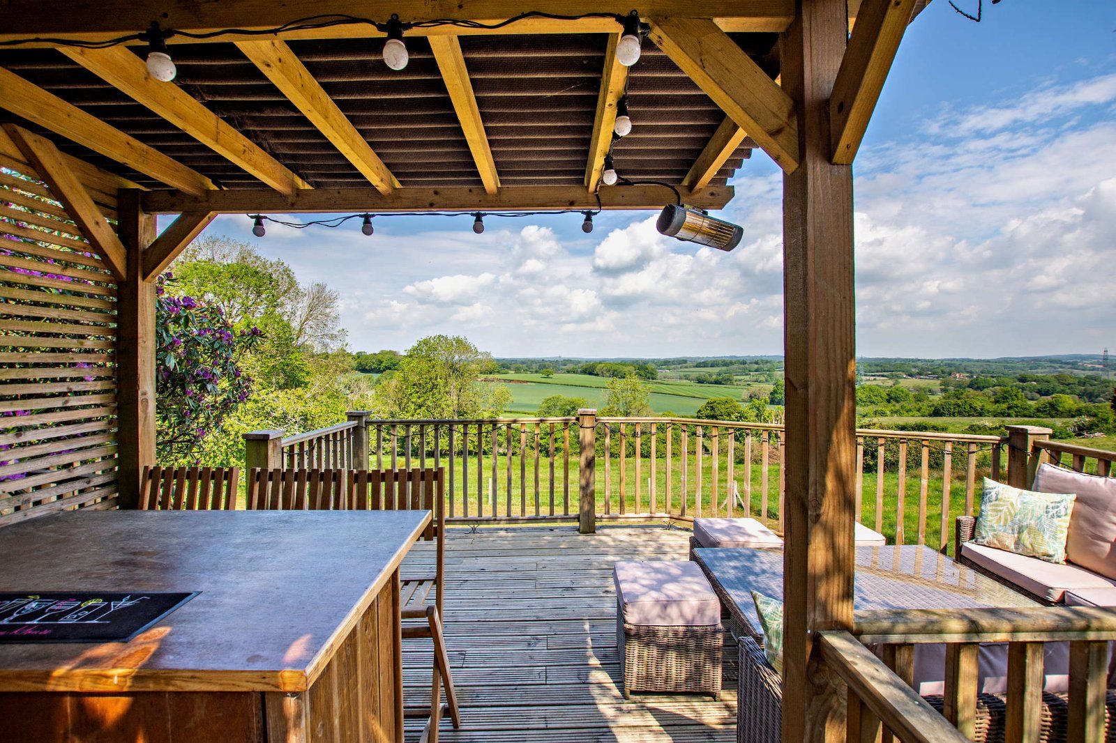 Garden Deck/Bar