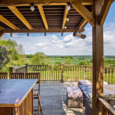 Garden Deck/Bar