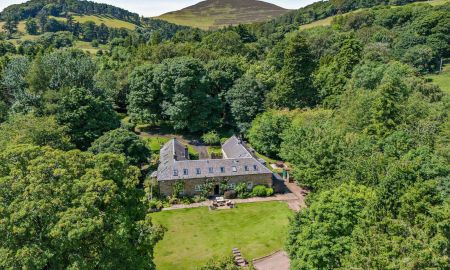 Woodhouselee Stables