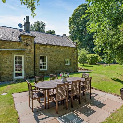 Annexe Side Garden