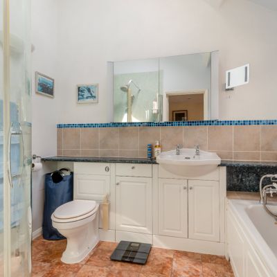 En Suite Bathroom
