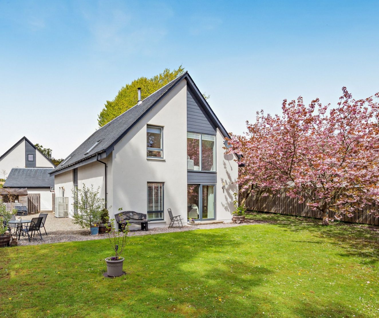 3 Lodge Park