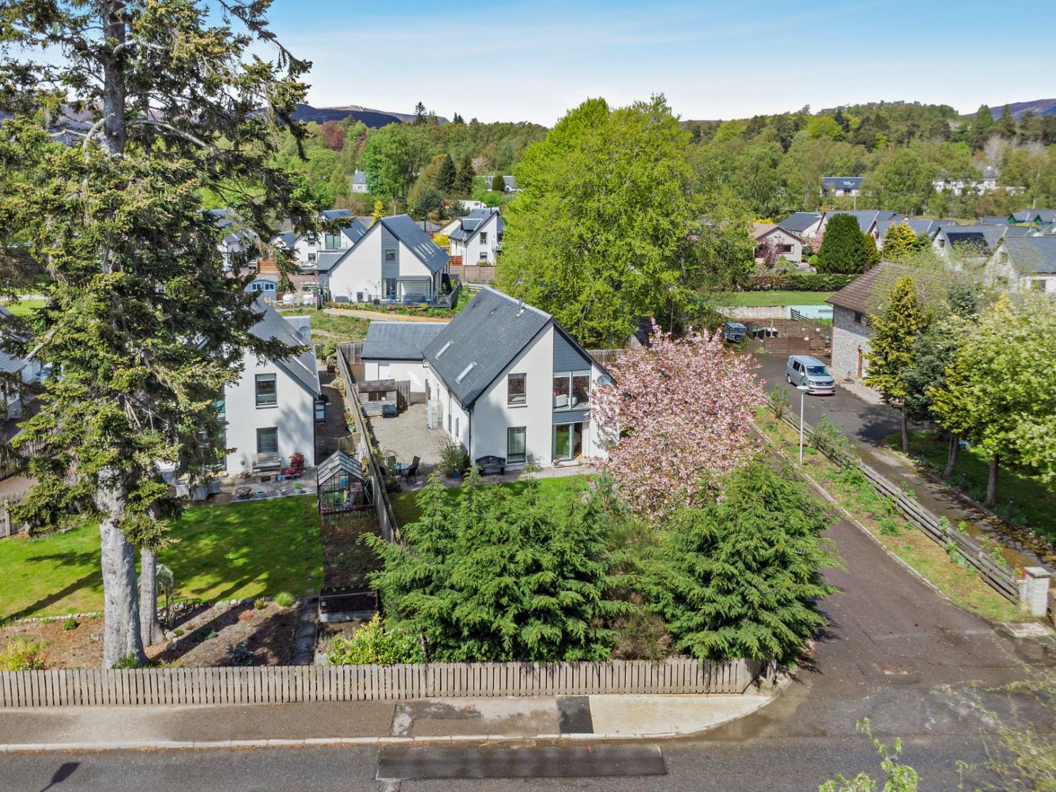 3 Lodge Park