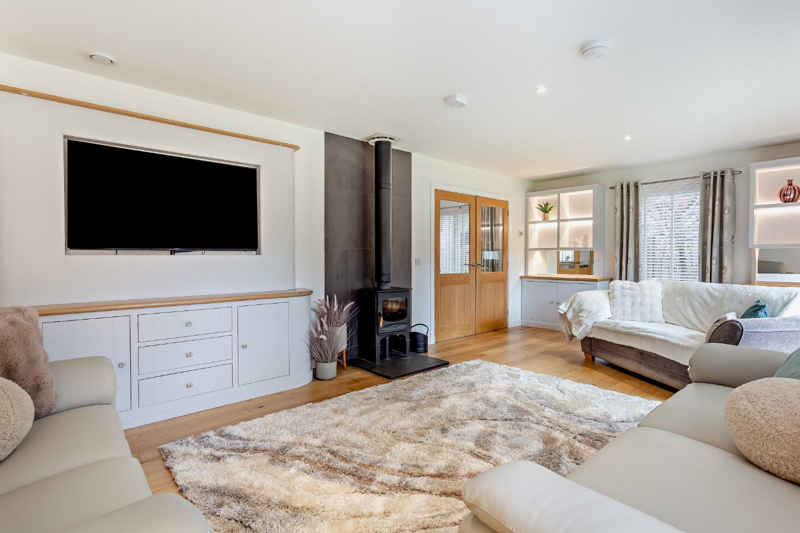 3 Lodge Park