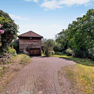 Driveway/Garage