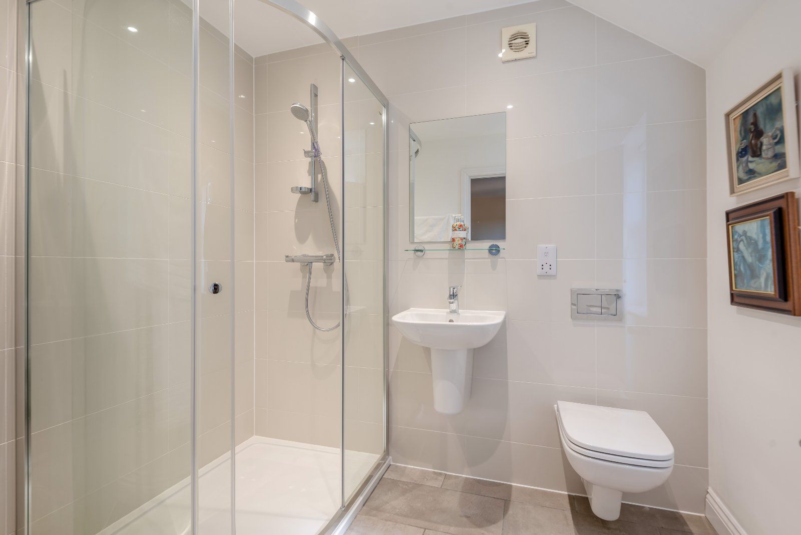 En Suite Bathroom