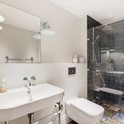 En-Suite Bathroom